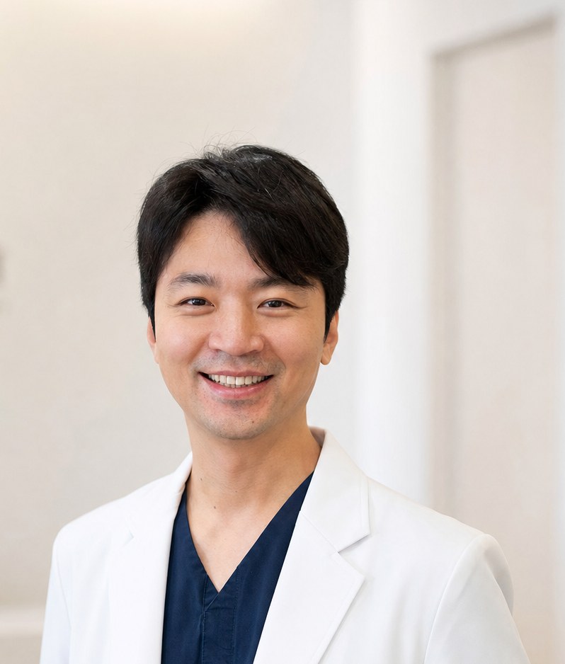 ดร. Youngkee You — ผู้อำนวยการ ROI Plastic Surgery